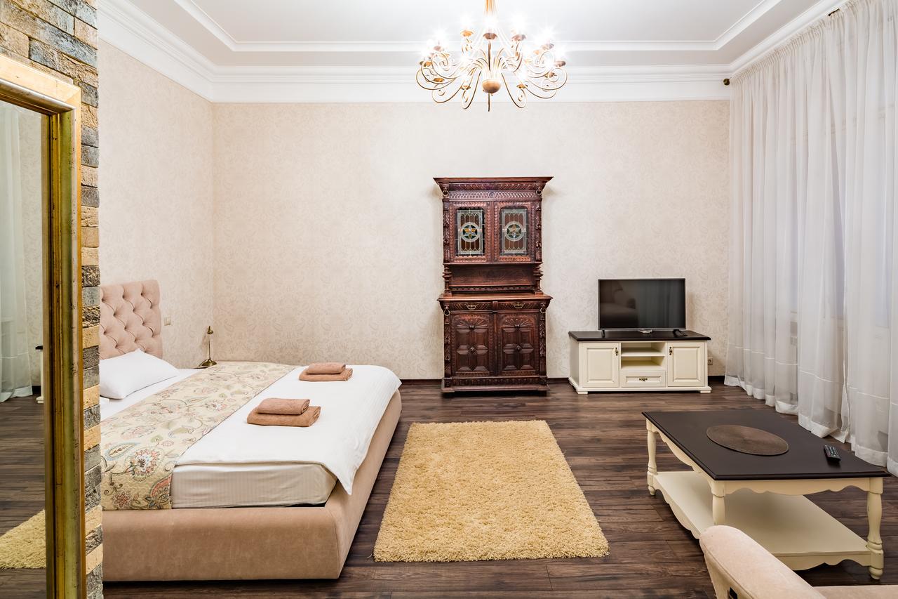 Фредра, 6 ลวีฟ ภายนอก รูปภาพ